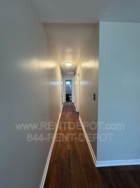 Building Photo - 1303 S St James Blvd