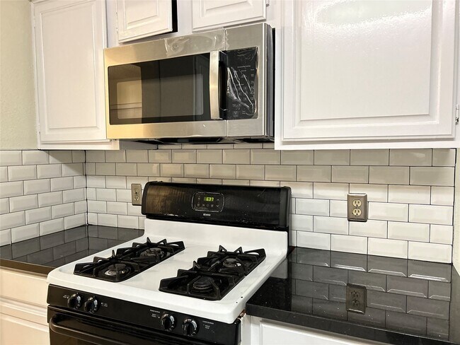 Building Photo - 3106 Rimrock Dr