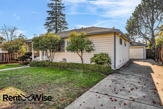 Building Photo - Present PM-Midtown Palo Alto Beauty-New Floors-Remodeled Bathrooms-Big Yard