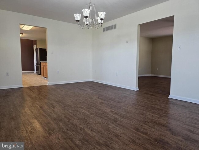 Building Photo - 28 Briar Ln