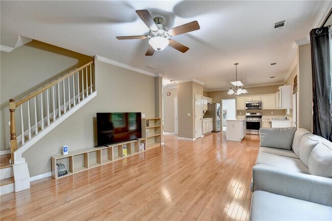 Building Photo - 2172 Woodbriar Dr