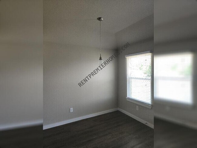Building Photo - 4225 Andrea Ln