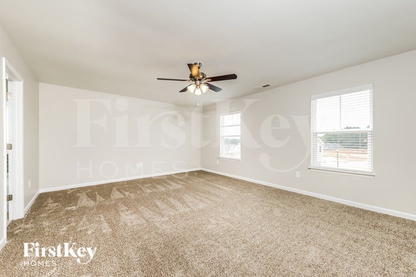 Building Photo - 1205 Quail Heights Dr