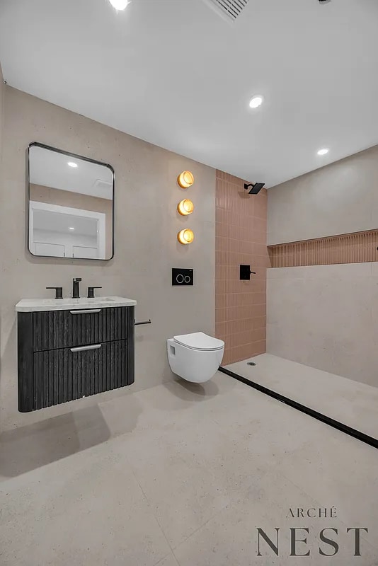 Building Photo - 1696 Pacific St