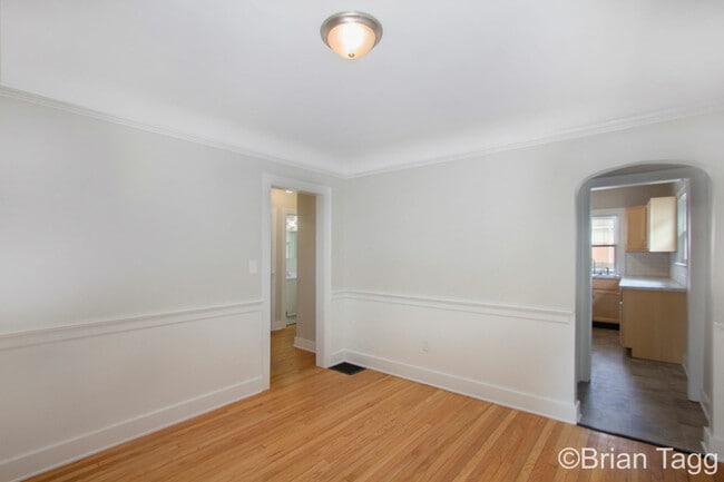 Building Photo - 77 Baylis St SW