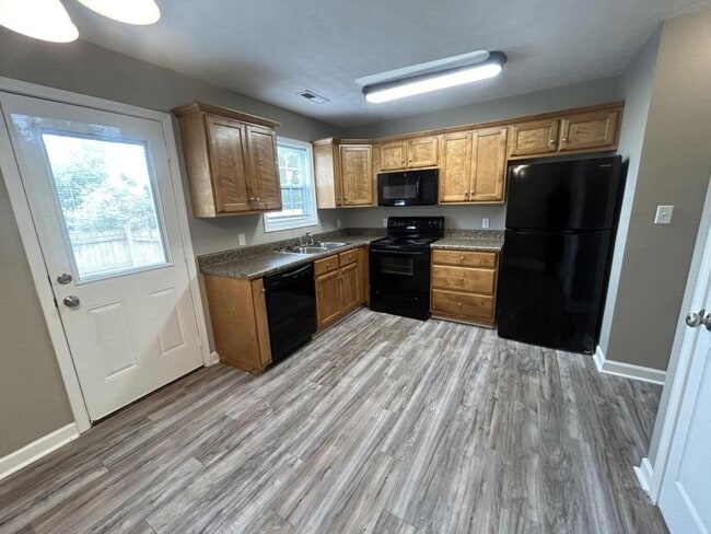 Building Photo - 125 Bon Aire Ave