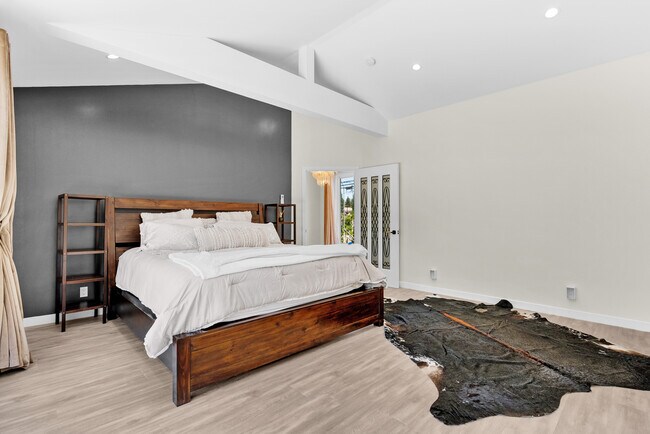 Building Photo - 17812 Parthenia St