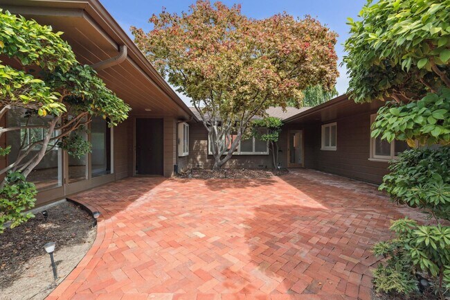 Building Photo - 5960 McAndrew Dr