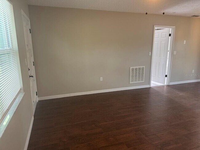 Building Photo - 1405 Galveston Ave