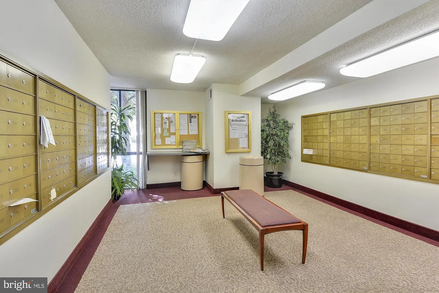 Building Photo - 2300 Pimmit Dr