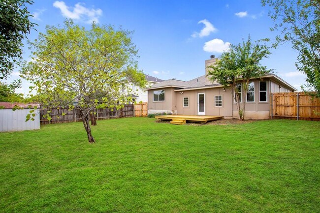 Building Photo - 809 Deercreek Ln