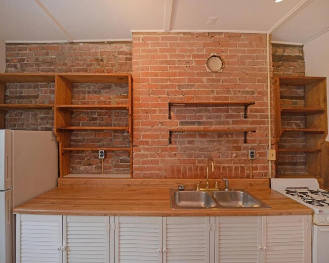 kitchen - 40 River Rd