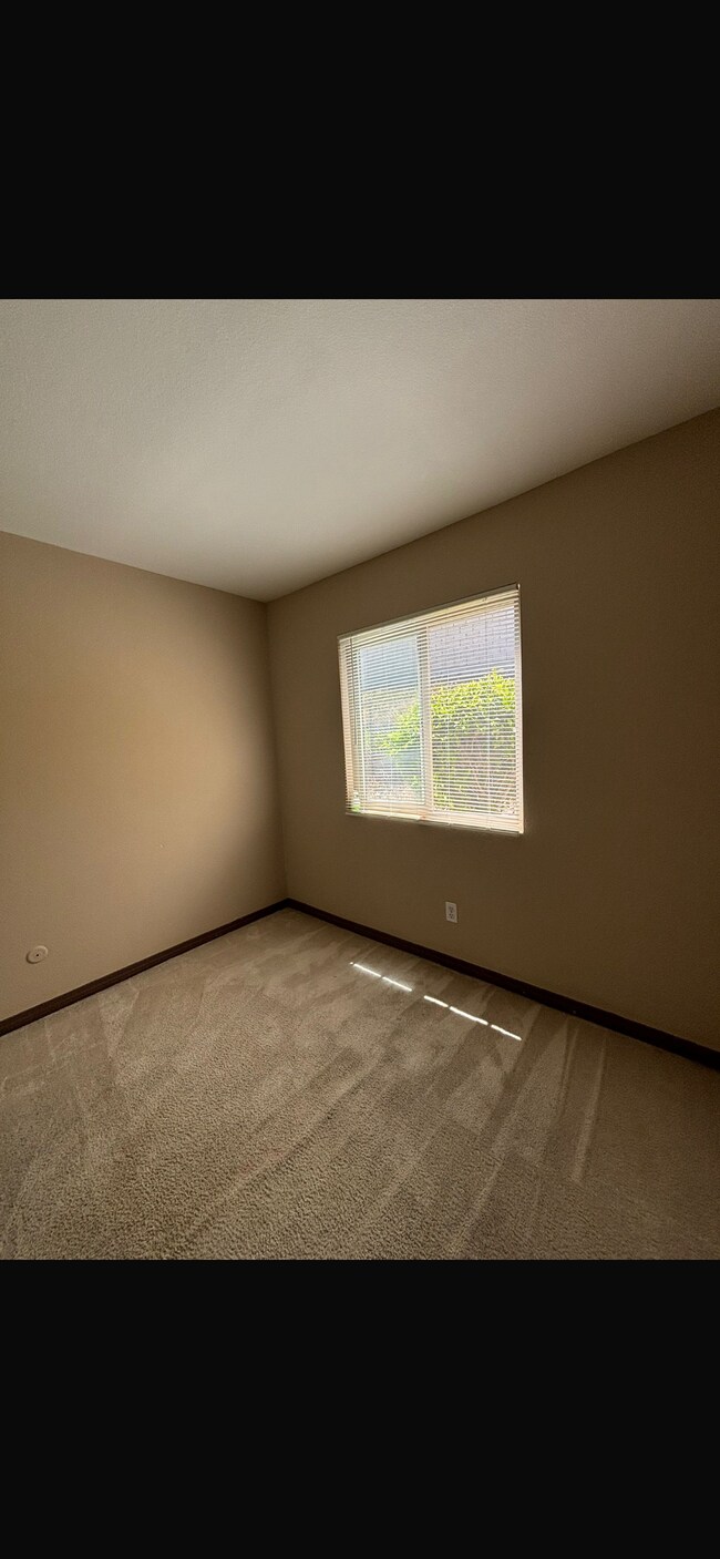 Building Photo - 3040 Alta View Dr