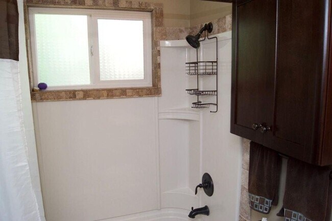 Building Photo - Beautiful 3 bedroom home in West Lafayette!