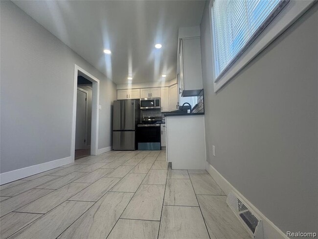 Building Photo - 12107 Centralia