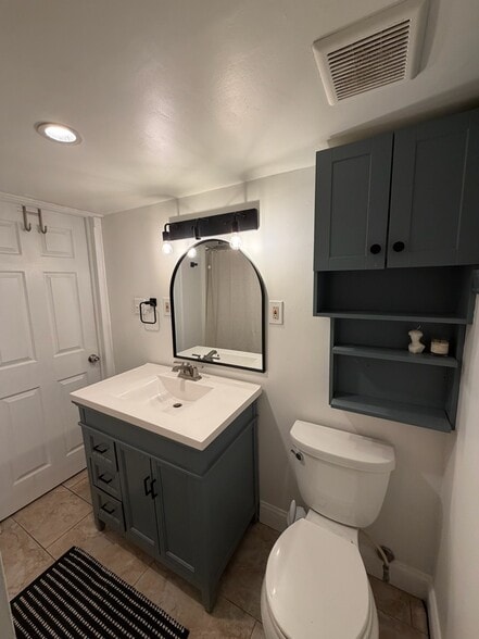 Building Photo - 128 Poplar St