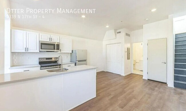 Primary Photo - 2339 N 17th St