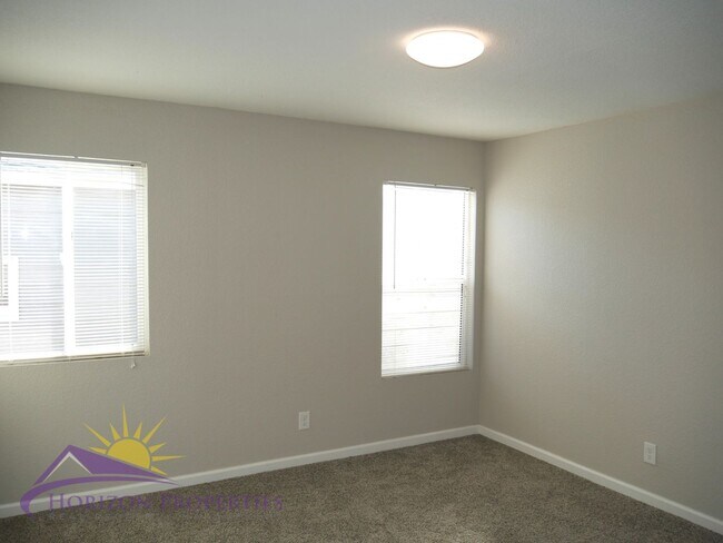 Building Photo - Remodeled 3 Bed 2 Bath 1,473 sqft home in Colonial Heights