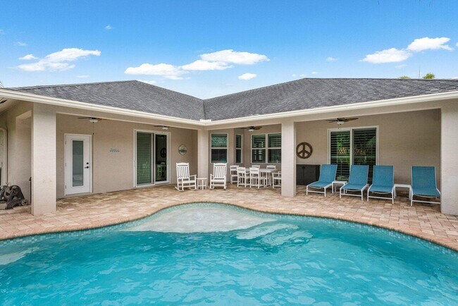 Building Photo - 2999 Dovedale Ct