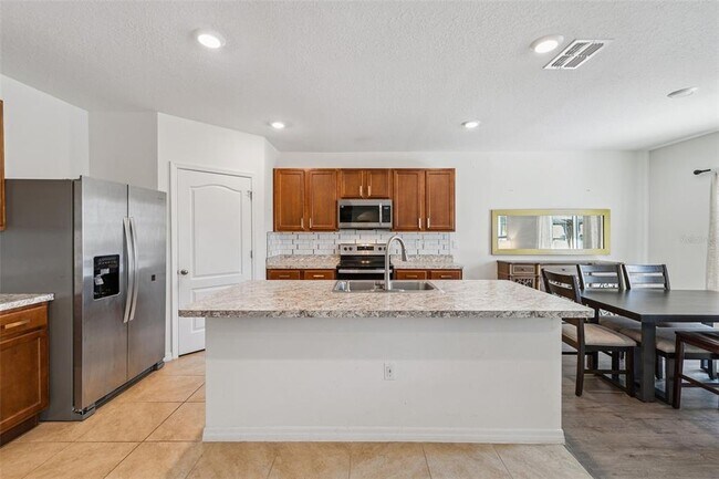 Building Photo - 1422 Fox Squirrel Dr