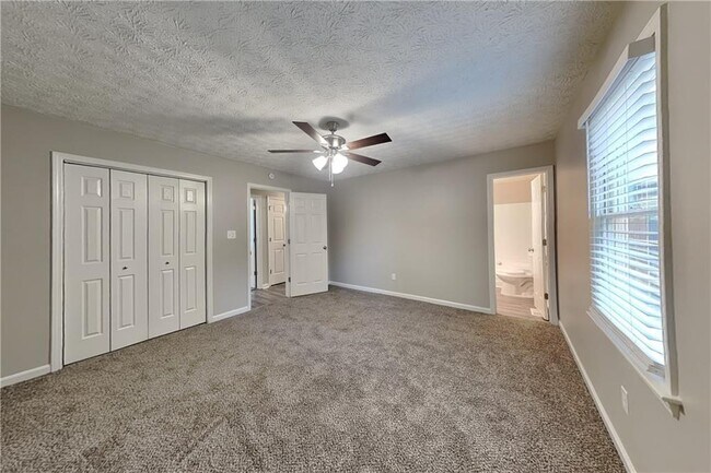 Building Photo - 77 Breckenridge Dr