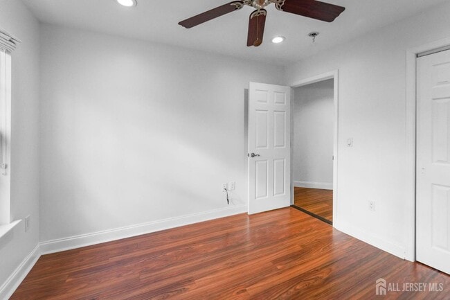 Building Photo - 13 Jill Ct