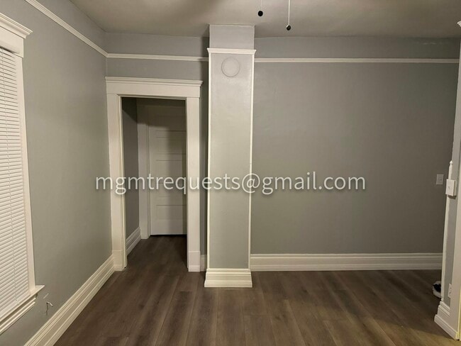 Building Photo - 509 W Olive Ave