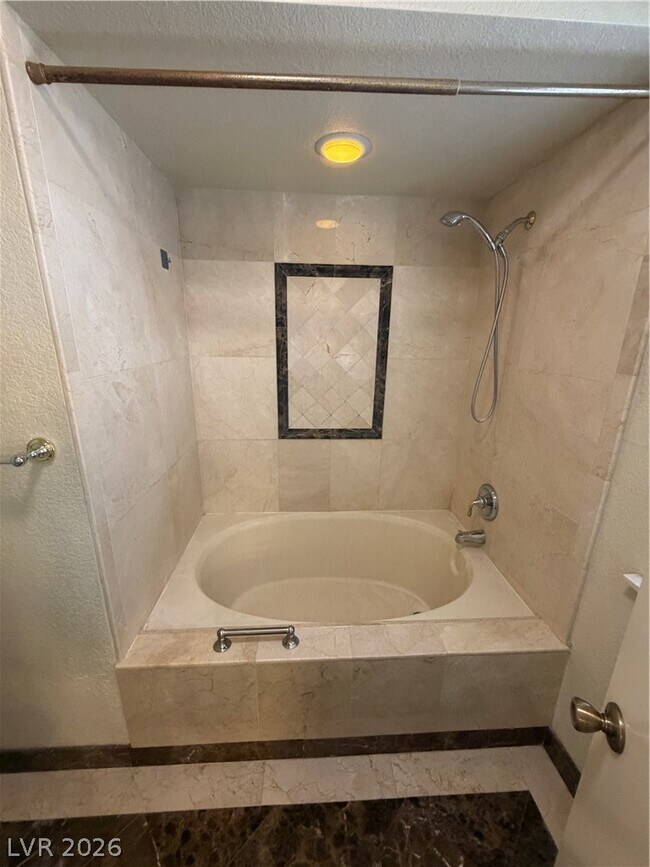 Building Photo - 9305 Alameda Harbor Ave