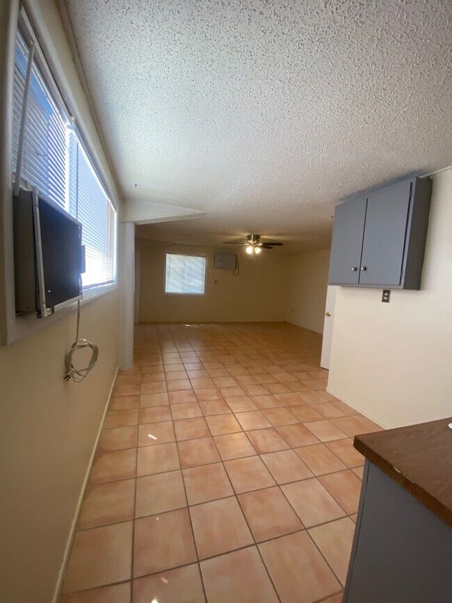 Building Photo - 8258 Warren Vista Ave