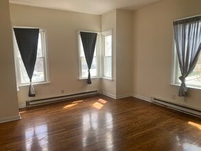 Building Photo - 549 4th St