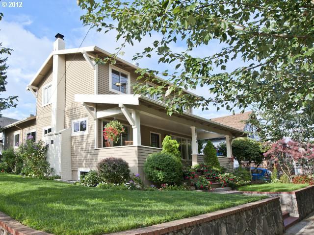 Building Photo - Remodeled Portland 3 Bd/2 Bth Craftsman Home.