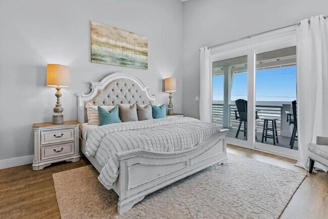 Building Photo - 14324 Front Beach Rd