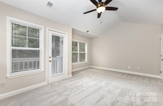 Building Photo - 817 W 4th St