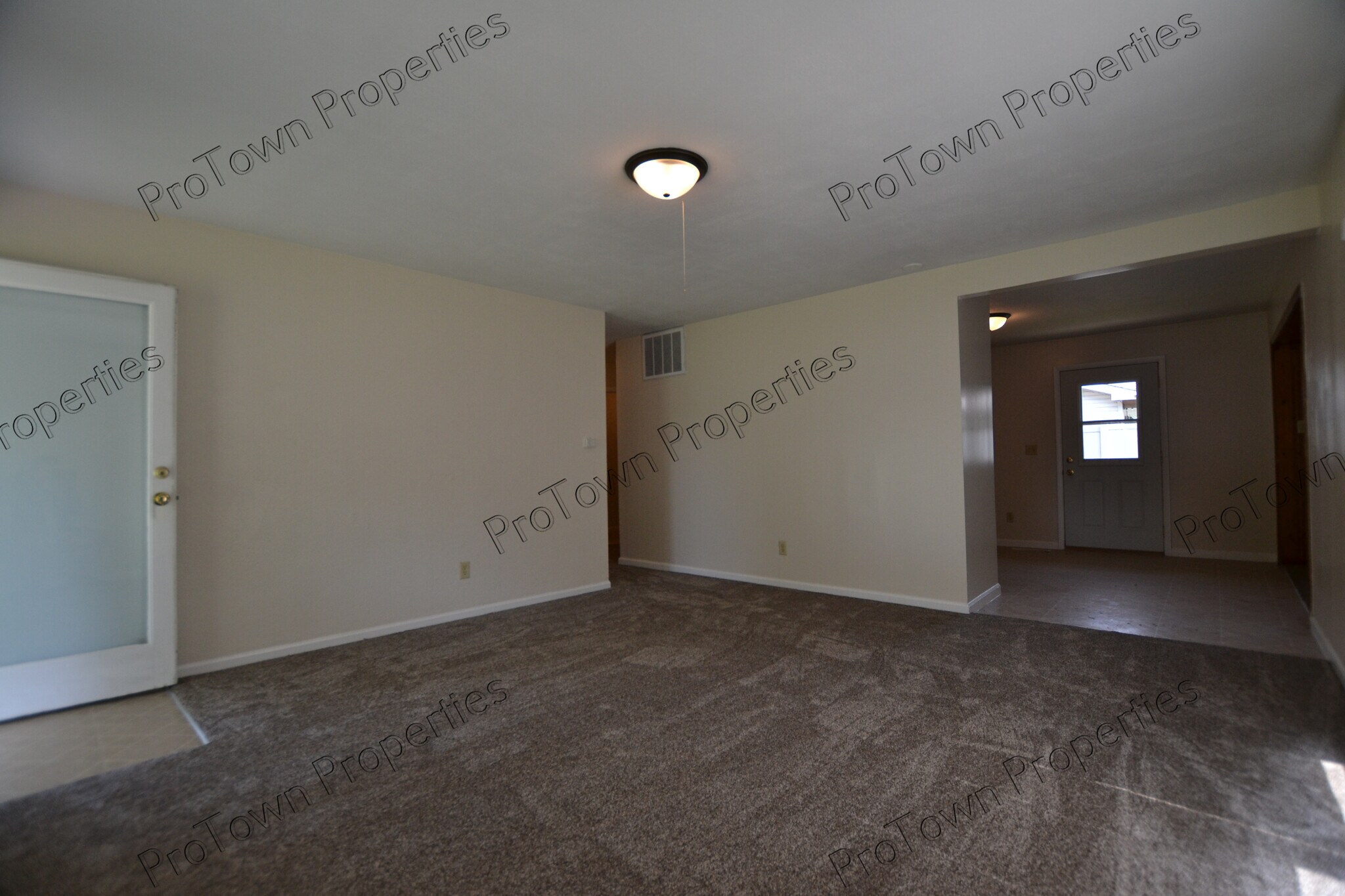 Building Photo - 2315 Birchwood Ln