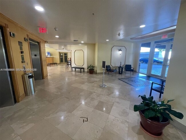 Building Photo - 3500 Coral Wy