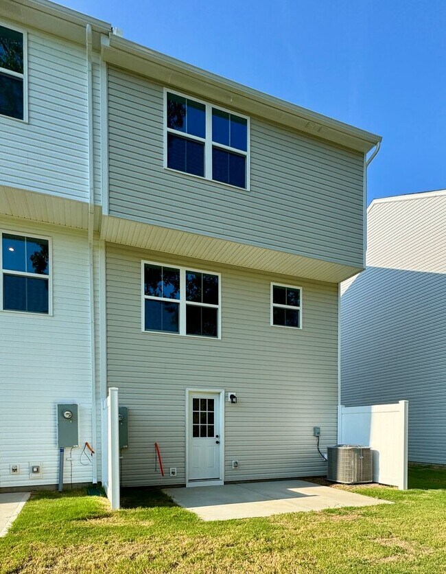 Building Photo - New Construction 3BR/2.5BA Townhouse