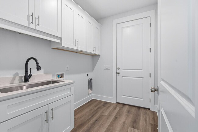 Building Photo - 7179 Freedom Ct