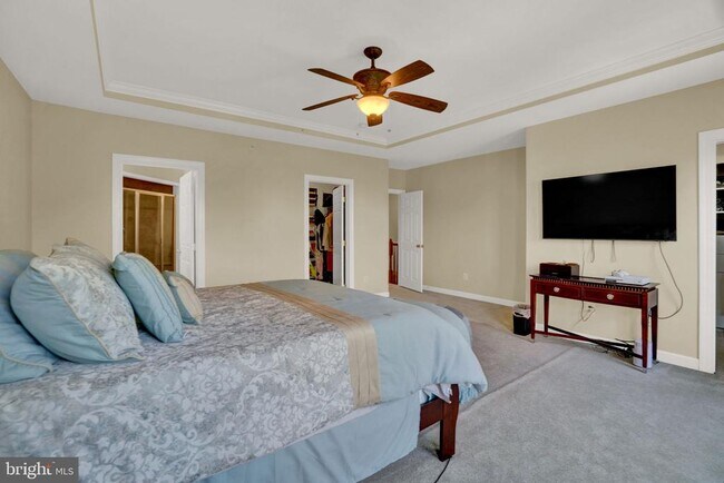 Building Photo - 2460 Eastbourne Dr