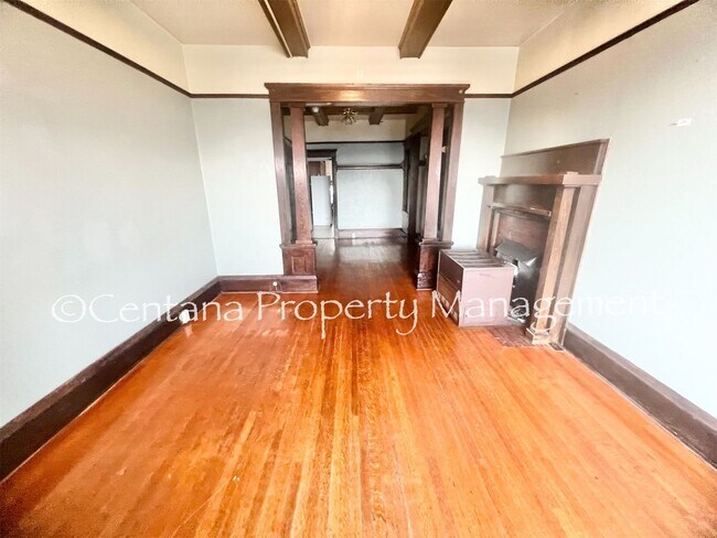 Building Photo - 433-435 W Silver