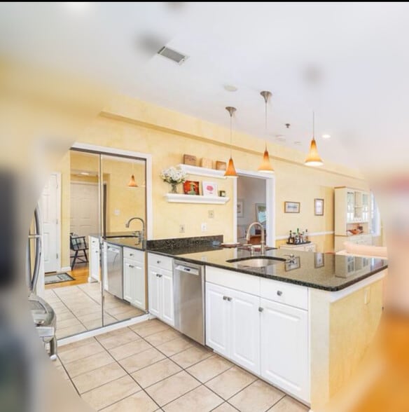 Kitchen - 900 Madison St