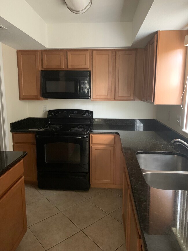 Building Photo - 1785 Fairview Shores Dr