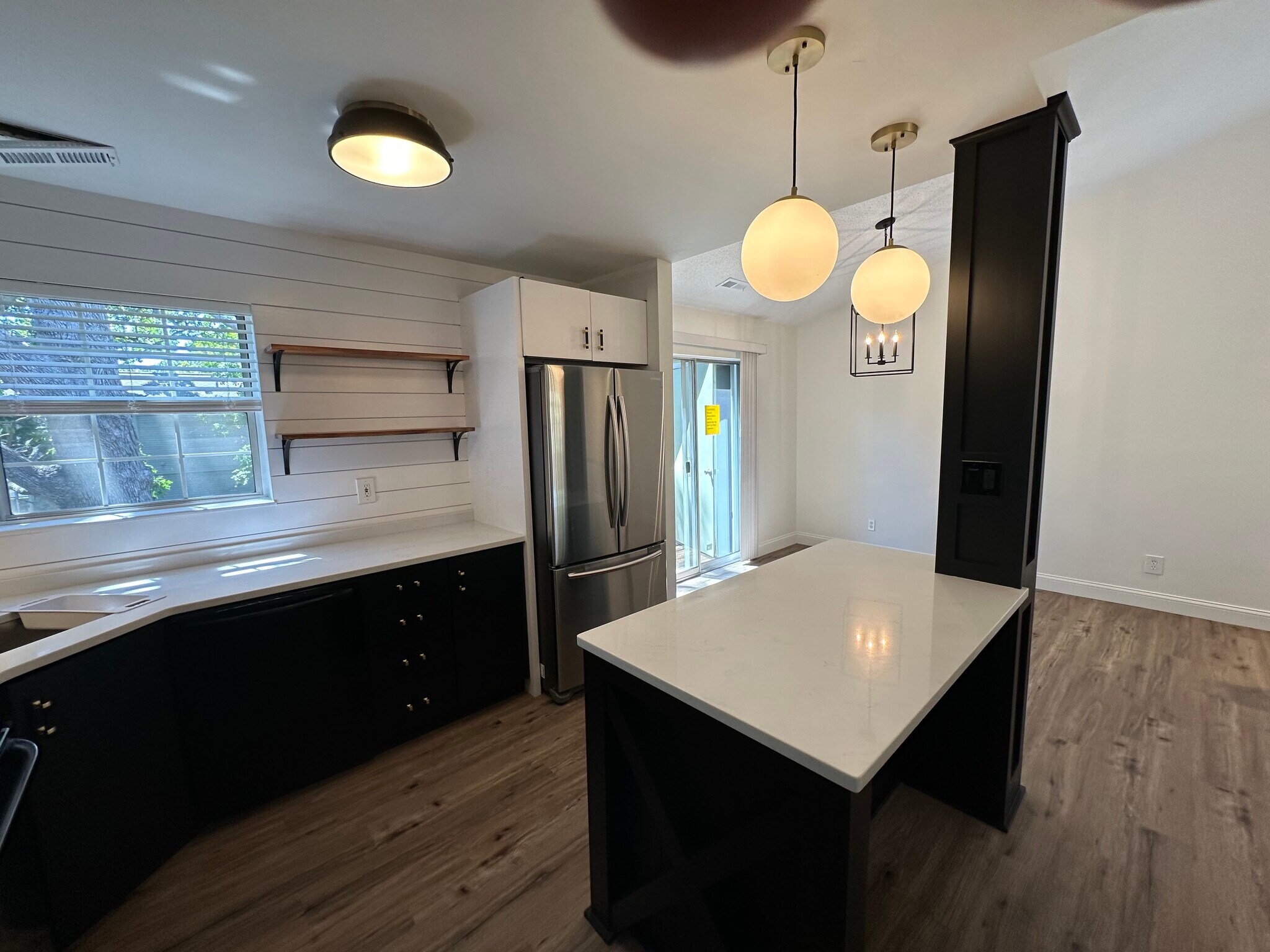 Building Photo - 1605 Thrush Ter