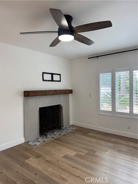 Building Photo - 380 Mira Loma Pl