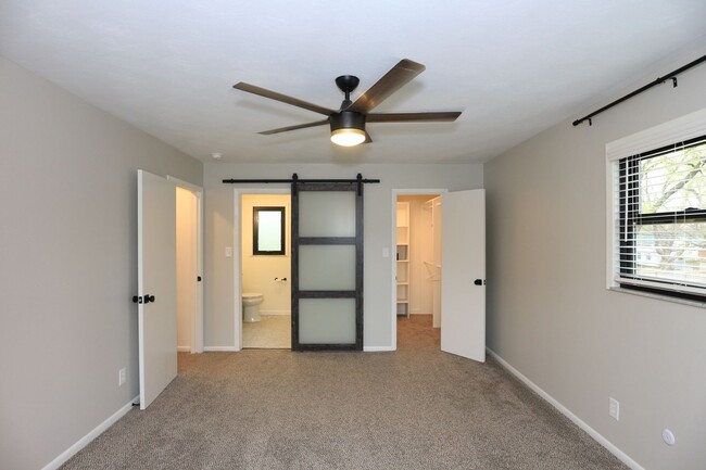 Building Photo - Beautifully Renovated Carmel Home!