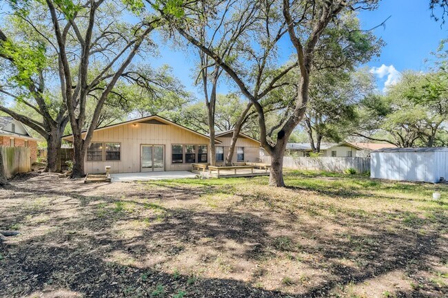 Building Photo - 3210 Nantucket Dr