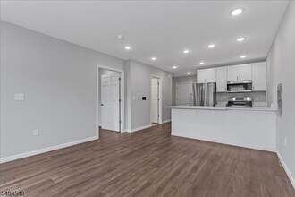 Building Photo - 224 Broad St