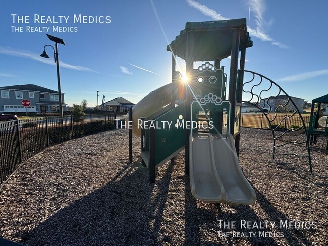 Building Photo - 5239 Mahogany Dr