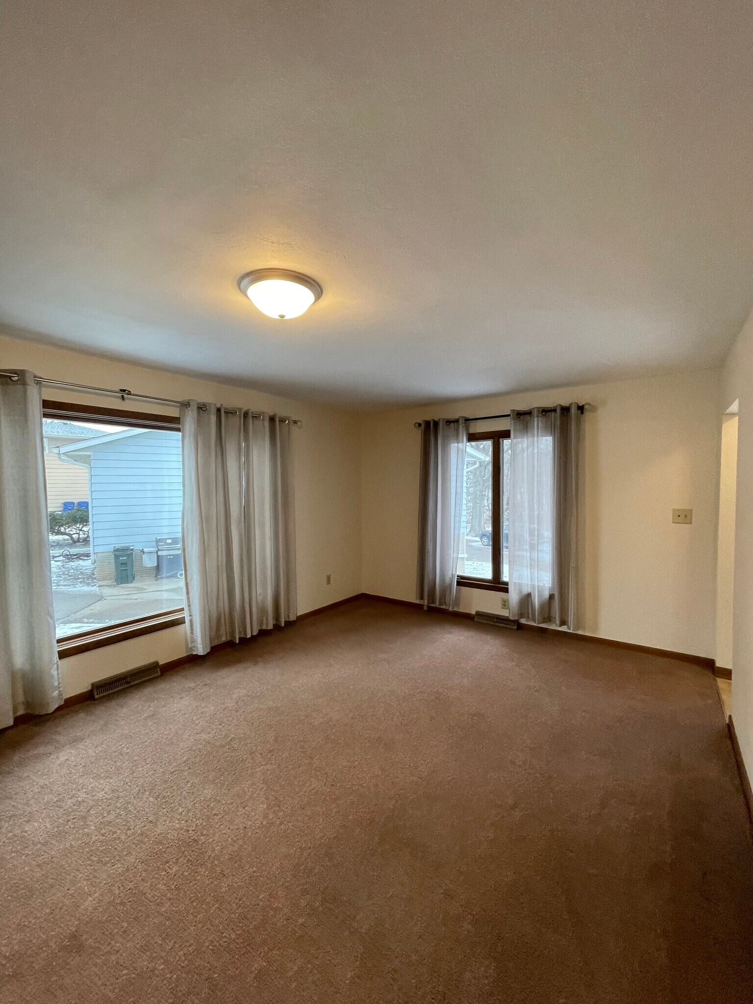 Building Photo - 2107 Judson Ct