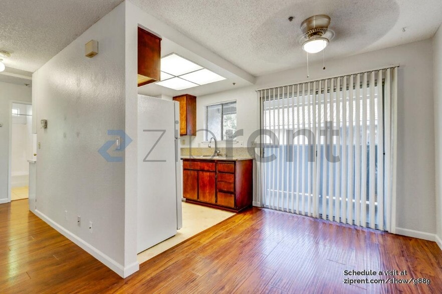 Building Photo - Unit 3