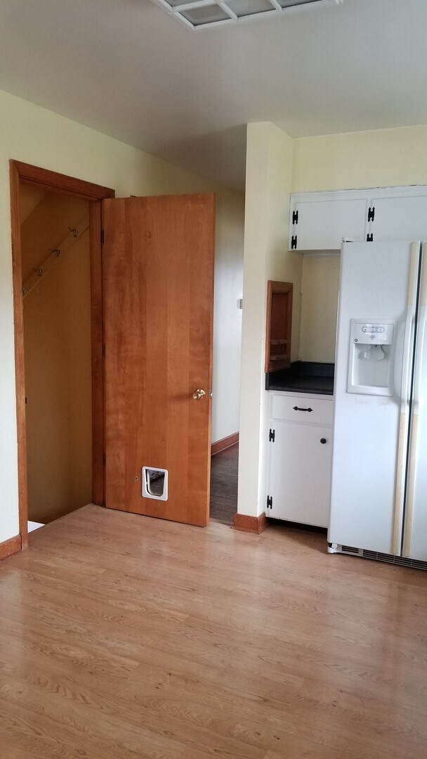 Building Photo - CHECK ME OUT!  3 Bedrooms, 2 Full Baths, B...